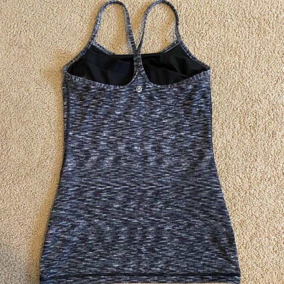 Bundle of 2 Lululemon Tanks - Picture 11 of 12